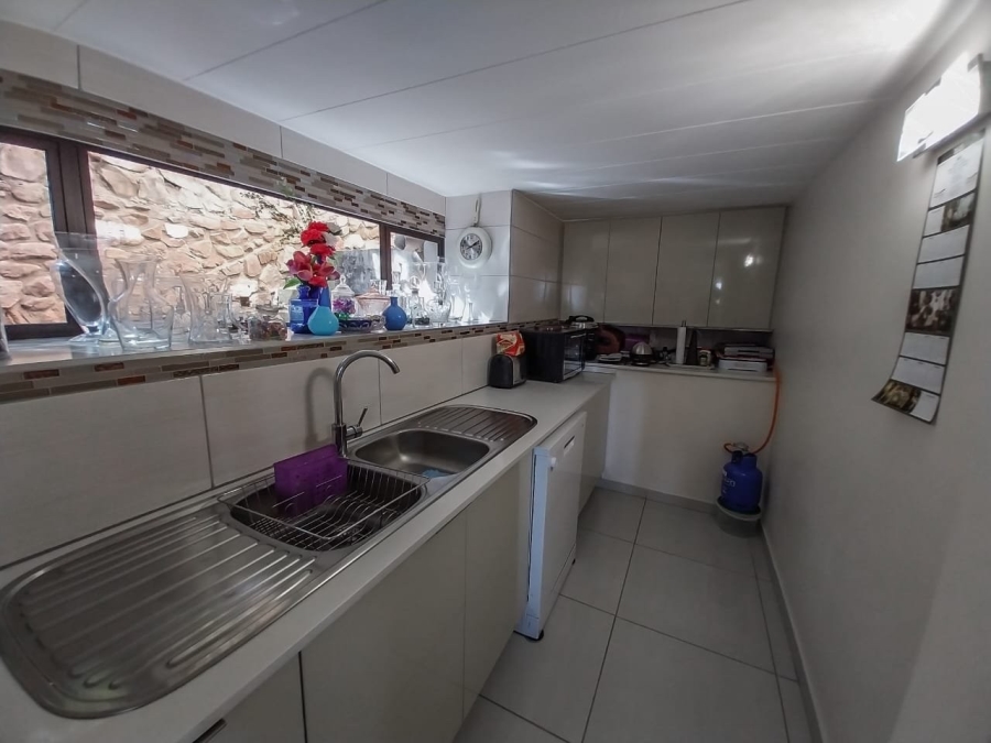 5 Bedroom Property for Sale in Meerhof North West